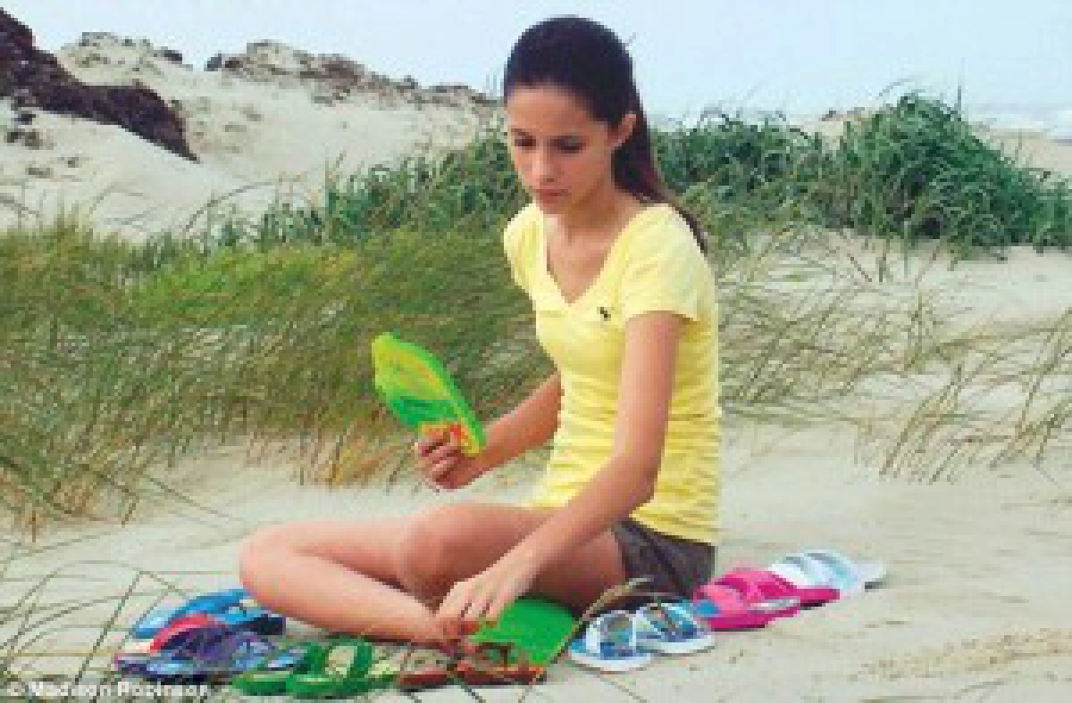 “เมดิสัน โรบินสัน” ต้นตำรับรองเท้ารูปปลา ที่บริจาครองเท้าเพื่อการกุศลมากกว่าหมื่นคู่