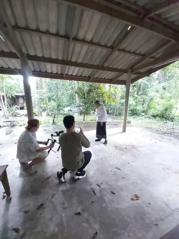 คุณหญิงจำนงศรี นักเขียนฯ ร่วมกับ ศิลปิน เจ PREM มอบของขวัญพิเศษ “The Present”