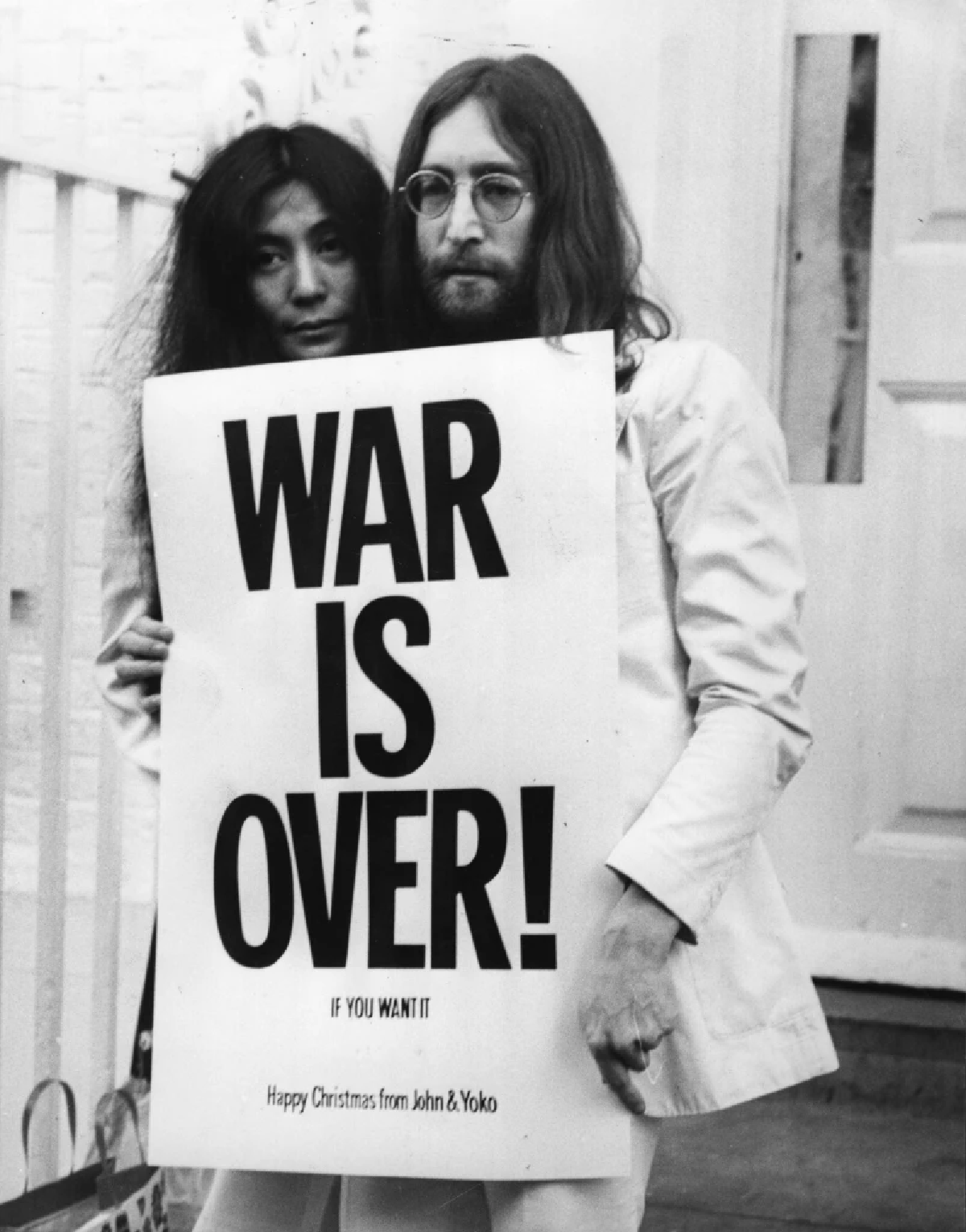 จอห์น เลนนอน & โยโกะ โอโนะ : “WAR IS OVER!” สายธารแห่งสันติภาพที่เริ่มขึ้นจาก ‘เตียงนอน’