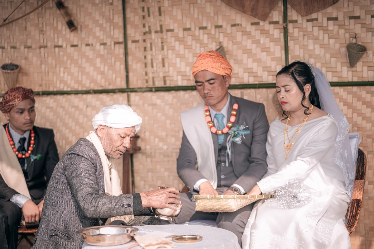 ‘ผู้หญิง’ ในโลกของ ‘ผู้ชาย’ จากการนับสายเลือดถึงคุณค่าความบริสุทธิ์ กับ ธเนศ วงศ์ยานนาวา