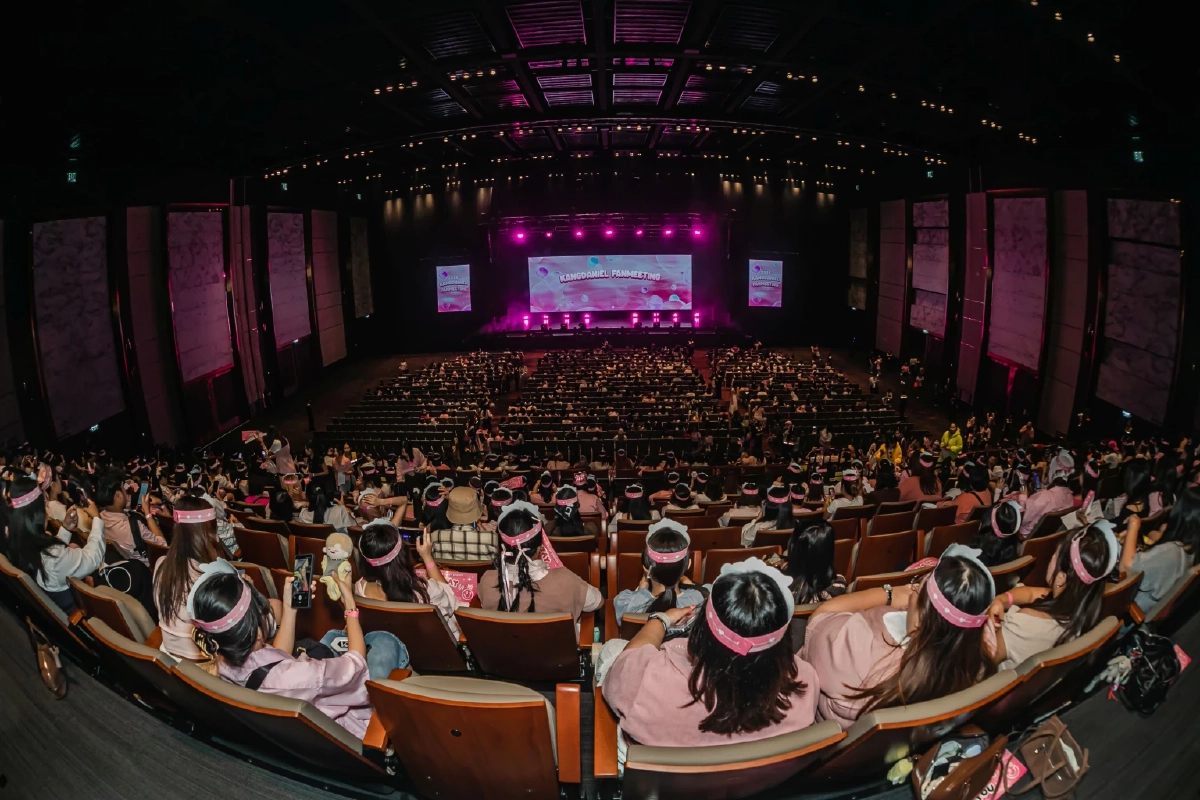 คังแดเนียล” ทำ FLOWD ชาวไทยใจฟูในงานแฟนมีตติ้ง \"2025 KANGDANIEL FANMEETING IN BANGKOK\"