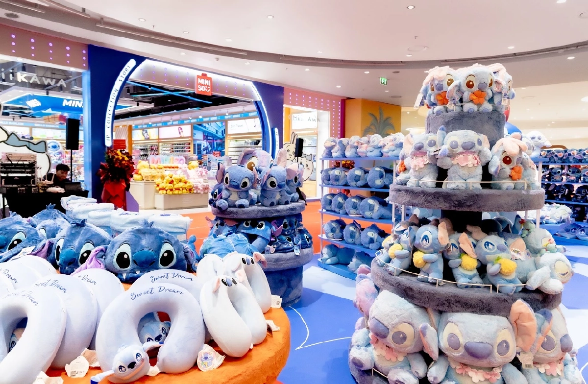 MINISO จัด Grand Opening สุดยิ่งใหญ่ที่ ICONSIAM! \"จั๋ง-เน PERSES\" ปล่อยเสน่ห์ทำใจฟู