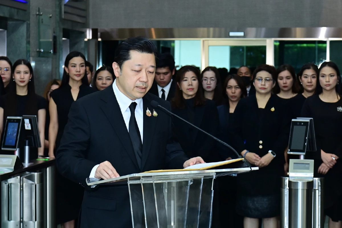 เครือเจริญโภคภัณฑ์และบริษัทในเครือทั้งในประเทศไทยและทั่วโลก น้อมแสดงความจงรักภักดีและรำลึกในพระมหากรุณาธิคุณ แด่สมเด็จพระนางเจ้าสิริกิติ์ พระบรมราชินีนาถ พระบรมราชชนนีพันปีหลวง