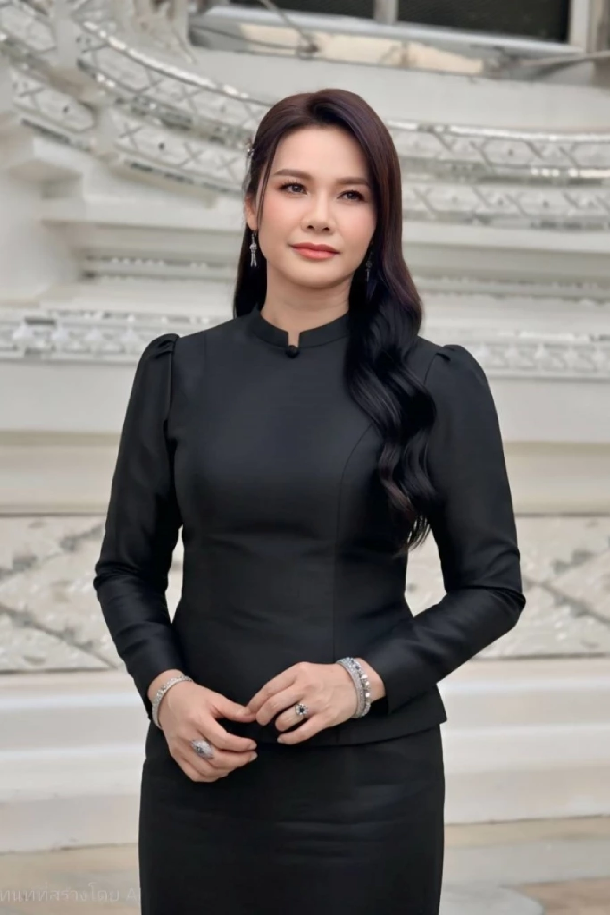 เบิร์ด ธงไชย ร่วมแสดงความอาลัยแด่
สมเด็จพระนางเจ้าสิริกิติ์ พระบรมราชินีนาถ พระบรมราชชนนีพันปีหลวง