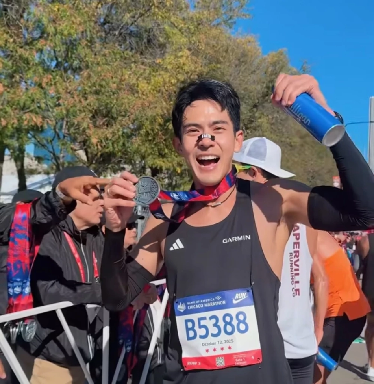 “เต้ย พงศกร” มาเหนือ!!! ทำลายสถิติการวิ่งของตัวเองใน เมเจอร์ “Chicago Marathon 2025” สำเร็จ