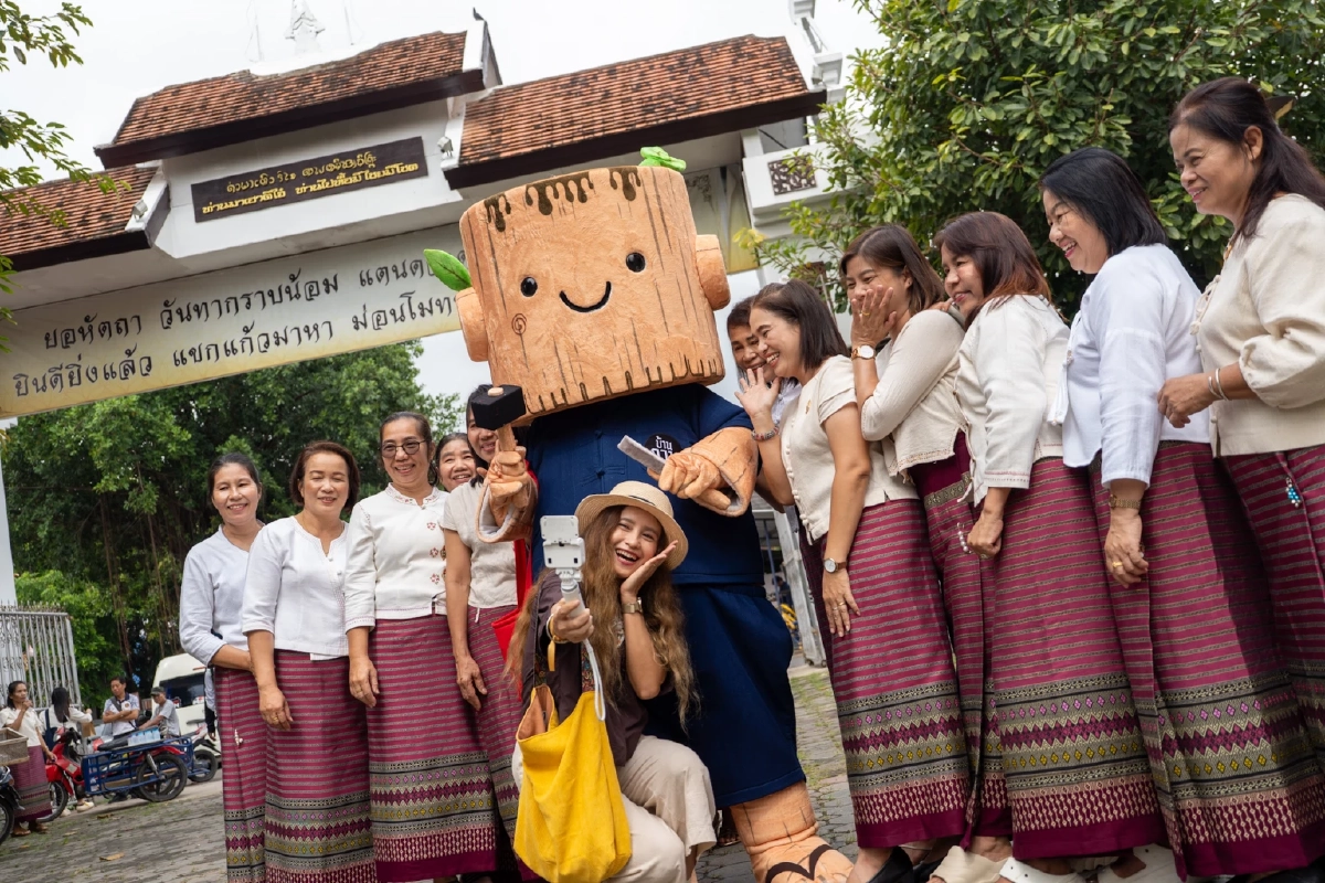 กรมการท่องเที่ยว ชวนเปิดประสบการณ์เที่ยวเชียงใหม่ “ชมเสน่ห์หัตถศิลป์ สัมผัสวิถีถิ่นบ้านถวาย” จัดทริปนำร่อง แนะนำแหล่งท่องเที่ยว พร้อมเปิดตัวแมสคอต “น้องไม้ขอน” ชูอัตลักษณ์งานหัตถกรรมไม้แกะสลัก