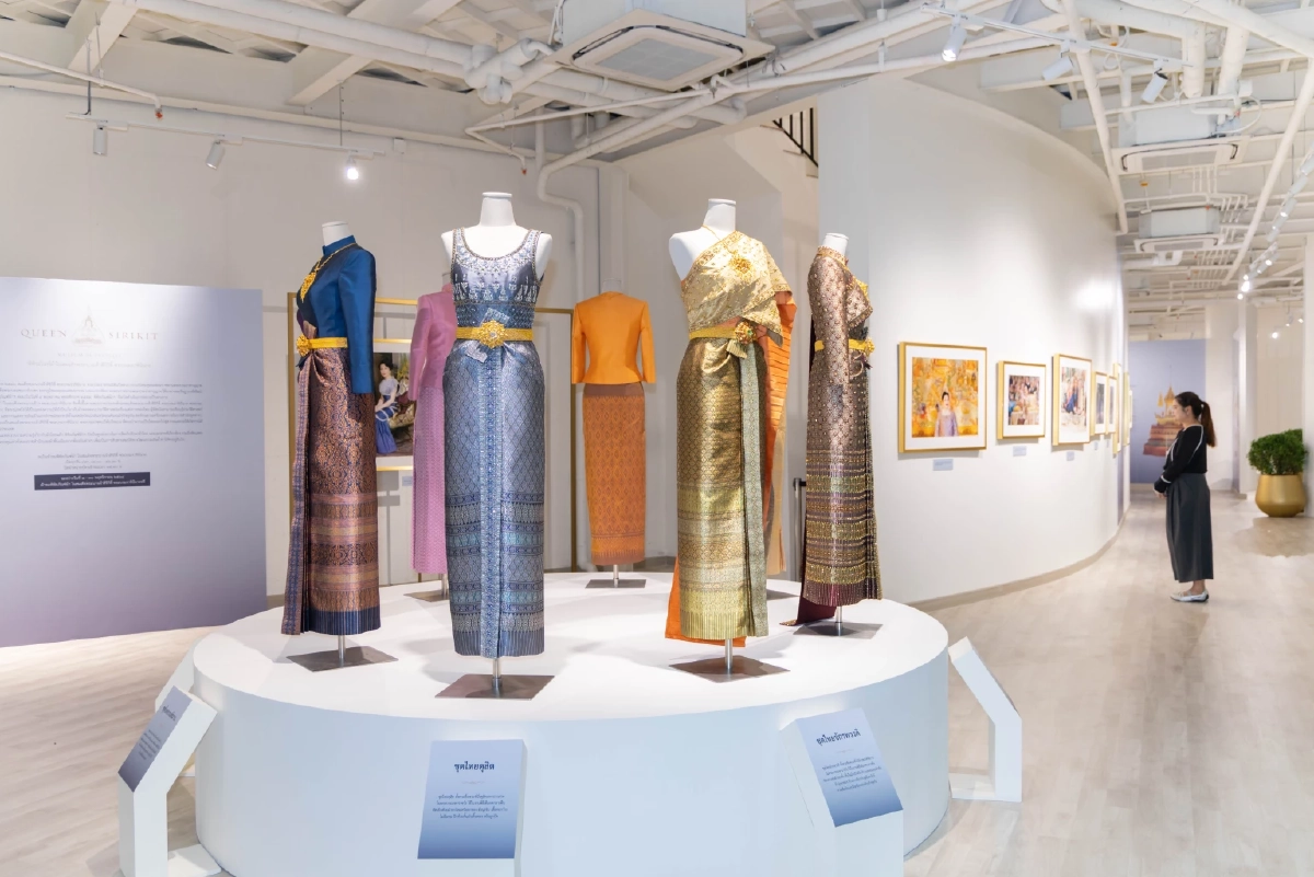 สยามพิวรรธน์ น้อมรำลึกในพระมหากรุณาธิคุณสมเด็จฯ พระบรมราชชนนีพันปีหลวง เชิญชมนิทรรศการทรงคุณค่า “จากพระราชปณิธาน...สู่มรดกแห่งแผ่นดิน”