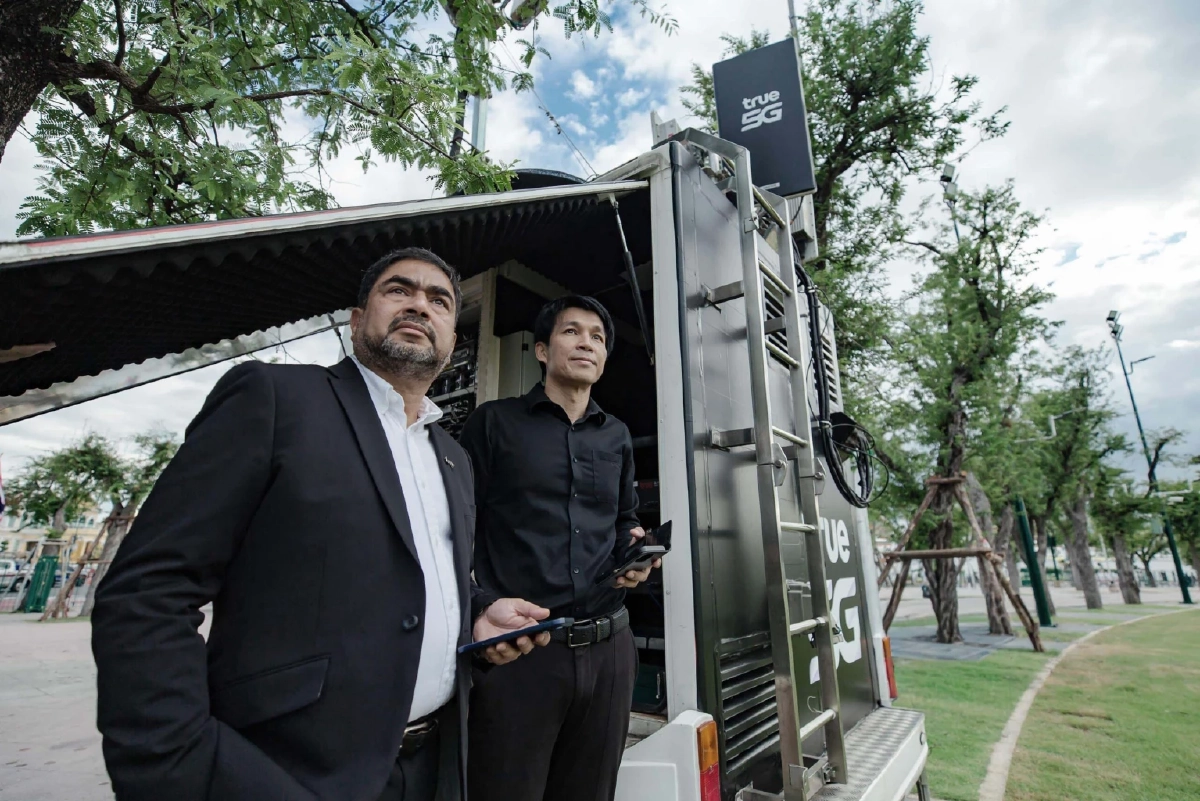 ทรู คอร์ปอเรชั่น ตรวจความพร้อมโครงข่าย 5G, 4G และ WiFi รอบสนามหลวงและพระบรมมหาราชวัง รองรับประชาชนที่จะเข้าเฝ้าฯ กราบถวายบังคมพระบรมศพ ‘พระพันปีหลวง’