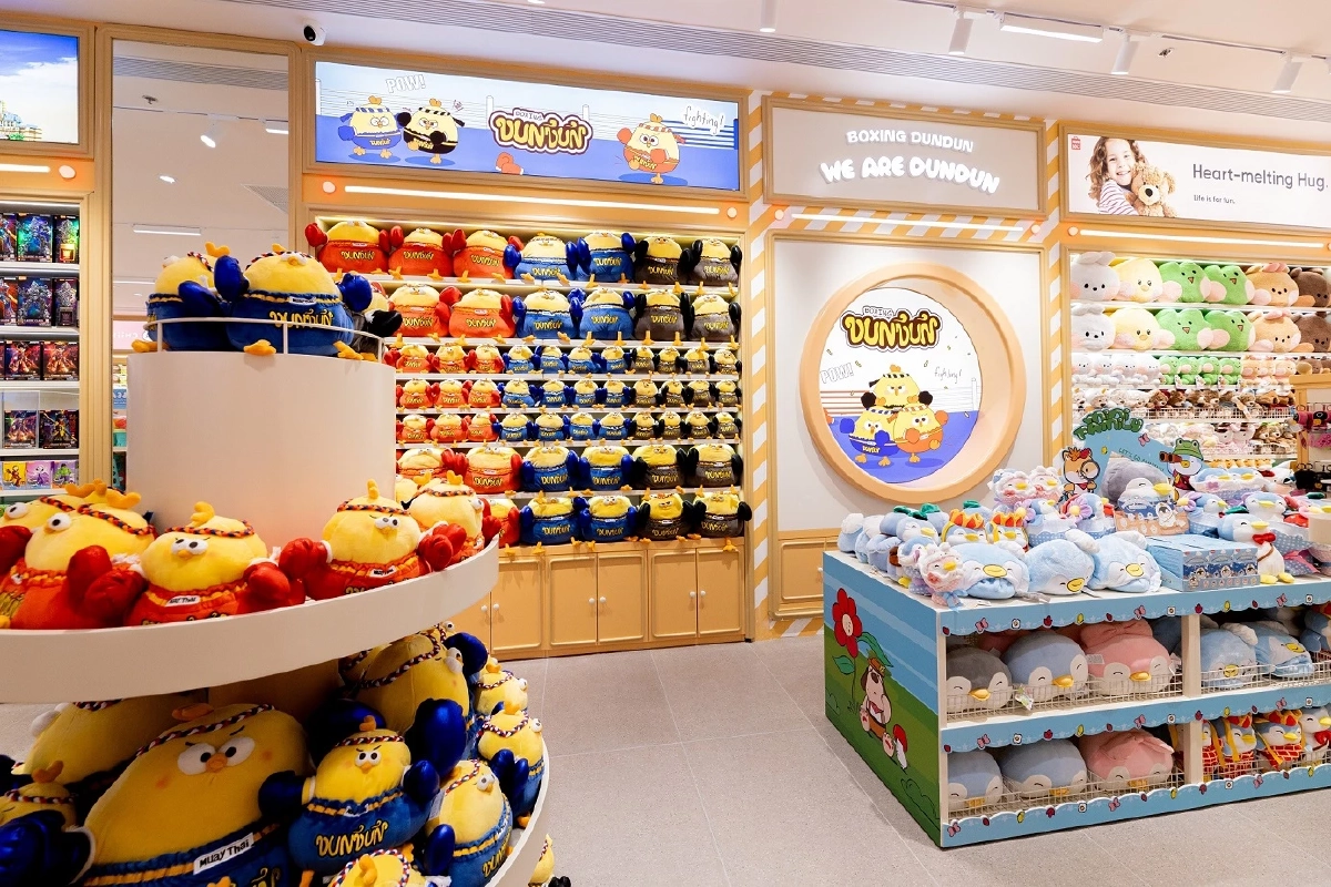 ฟรีน สโรชา สุดตื่นเต้น! MINISO Flagship Store พลิกนนทบุรีเป็น \'อาณาจักรของสะสม\' บรรยากาศแฟนคลับคึกคักตั้งแต่เปิดประตู