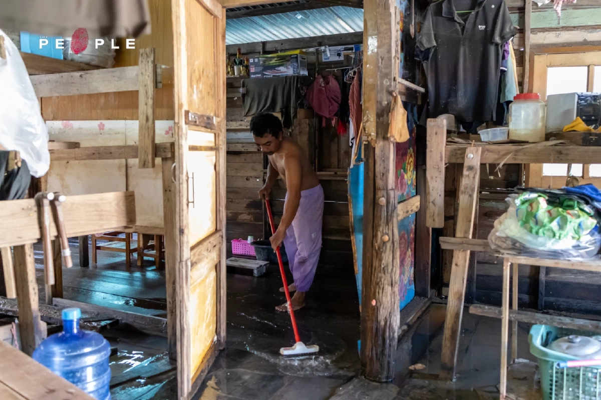 ปุ้ย แสงนาค : ทุกวันนี้เราไม่ได้สู้กับน้ำท่วมอยุธยา แต่สู้กับความเห็นแก่ตัวของคน