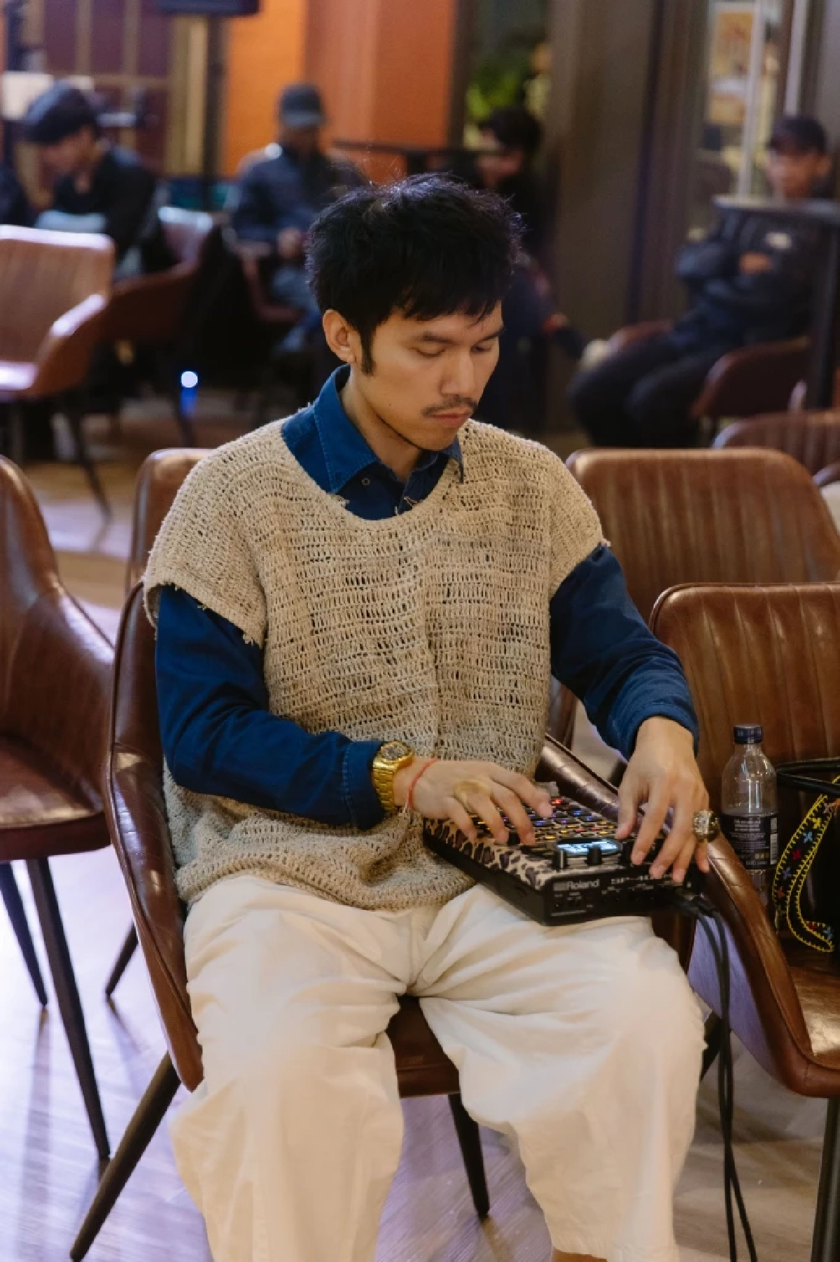 “เล่าข่าว” ผ่าน “เสียงดนตรี”  เมื่อเอกลักษณ์ท้องถิ่น ถูกแปรเปลี่ยนสู่เครื่องดื่ม