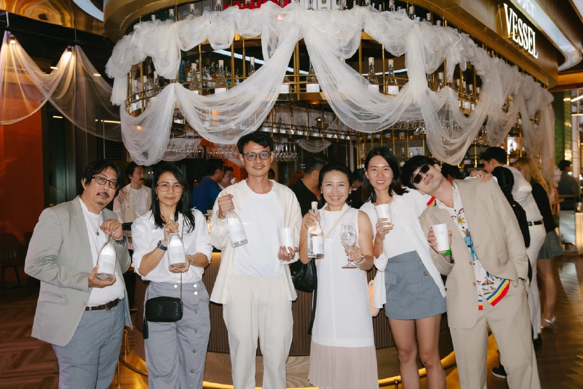 “เล่าข่าว” ผ่าน “เสียงดนตรี”  เมื่อเอกลักษณ์ท้องถิ่น ถูกแปรเปลี่ยนสู่เครื่องดื่ม