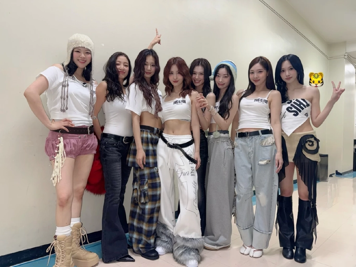 ‘TWICE <THIS IS FOR> WORLD TOUR IN BANGKOK’ เมื่อ 2+1 = 10 ถอดสมการแห่งความผูกพันที่ TWICE และชาว ONCE เขียนร่วมกัน