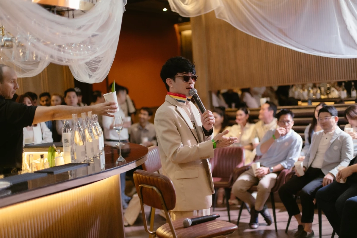 “เล่าข่าว” ผ่าน “เสียงดนตรี”  เมื่อเอกลักษณ์ท้องถิ่น ถูกแปรเปลี่ยนสู่เครื่องดื่ม