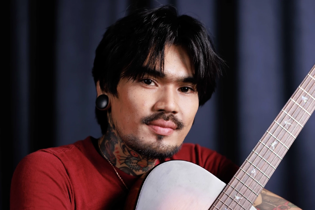 ‘เล็ก รัชเมศฐ์’ จากทะเลถึงเวที และโลกทั้งใบที่ถูกลิขิตไว้แล้ว 