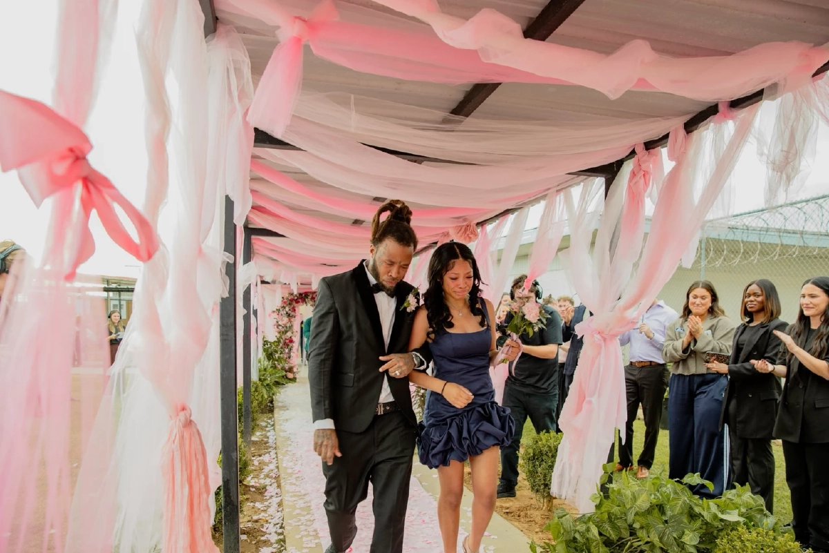 Father‑Daughter Dance : ‘กอดที่คิดถึง’ ในคืนเต้นรำของพ่อกับลูกสาวในเรือนจำ