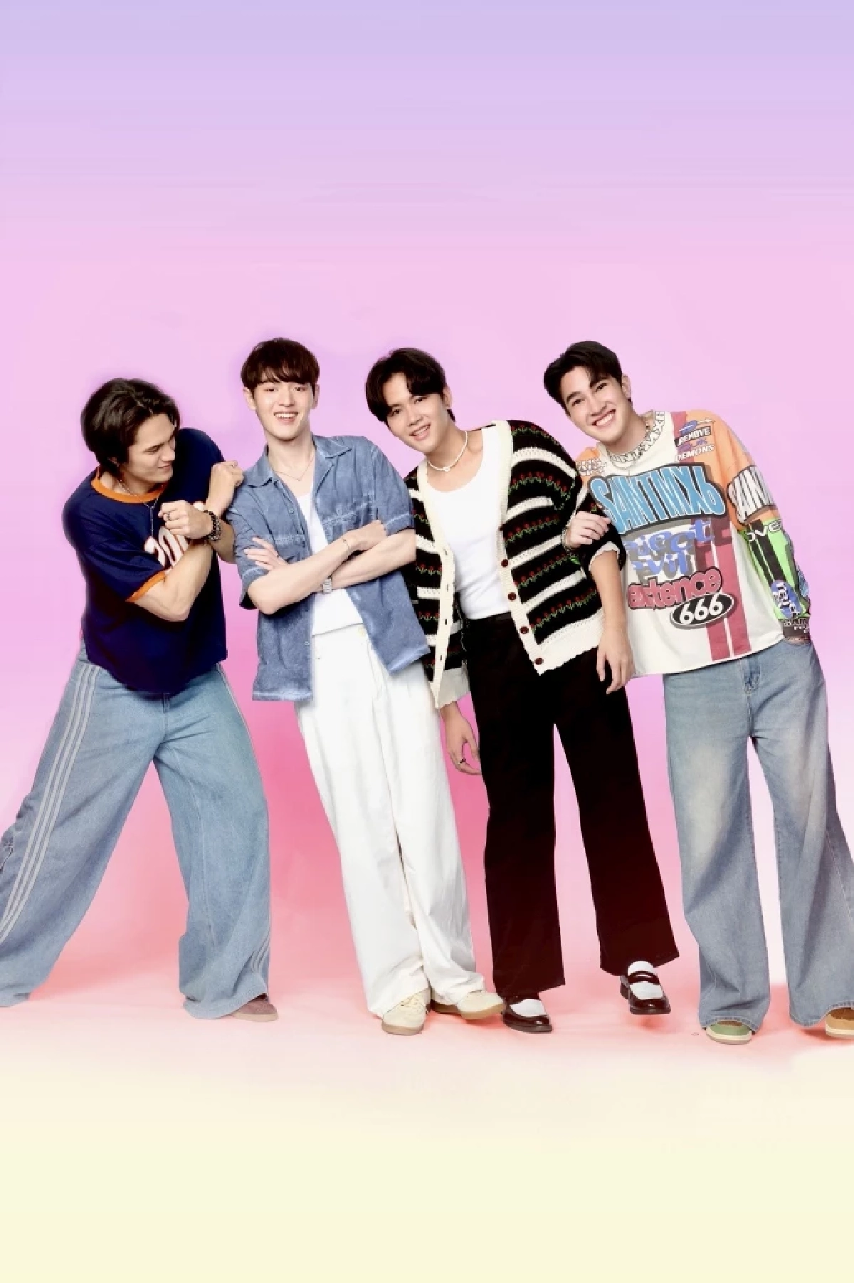 เปิดภาพฟิตติ้งซีรีส์วายเรื่องใหม่ \'Love Alert มีคำเตือนโปรดระมัดระวัง\' เจมส์ กาด แมทธิว แฟ้ม พร้อมแจ้งเตือน เคมีสุดฟิน