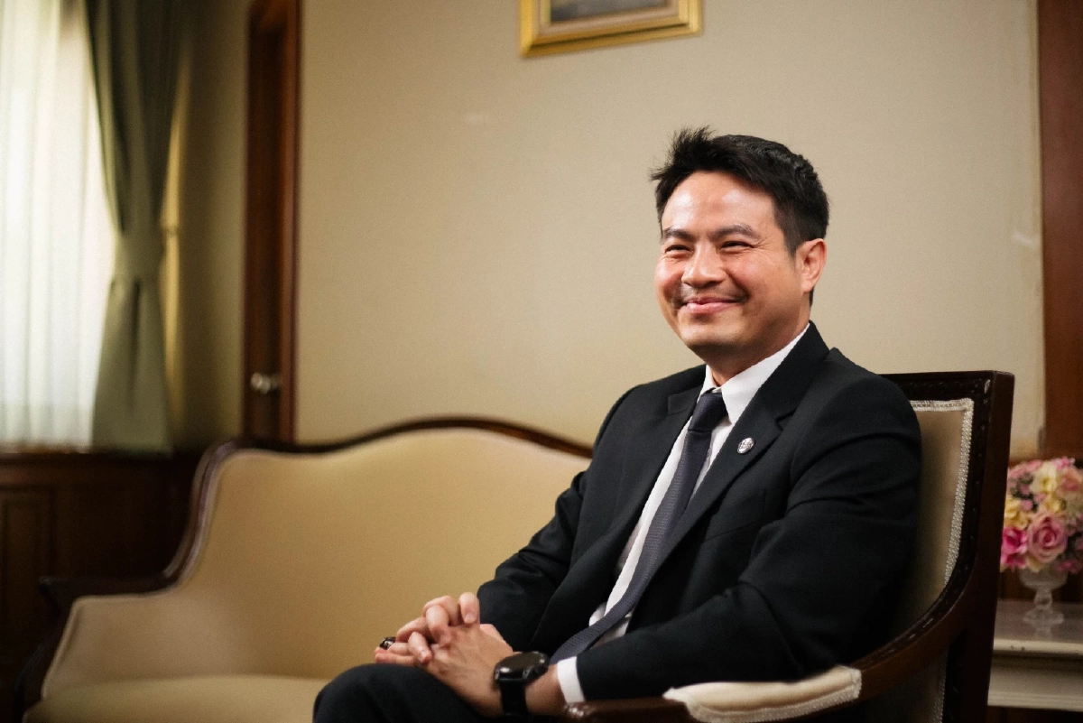 ‘ภราดร ปริศนานันทกุล’ สส. GenX นักการเมืองอาชีพ มองรัฐประหารกับการยุบพรรค