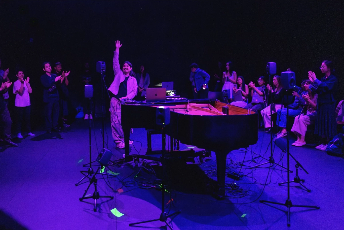 จาก 'ลักลั่น' สู่ 'ย้อนแย้ง' การรื้อสร้างตัวตนใหม่ของ 'เก่งฉกาจ เก่งการค้า'