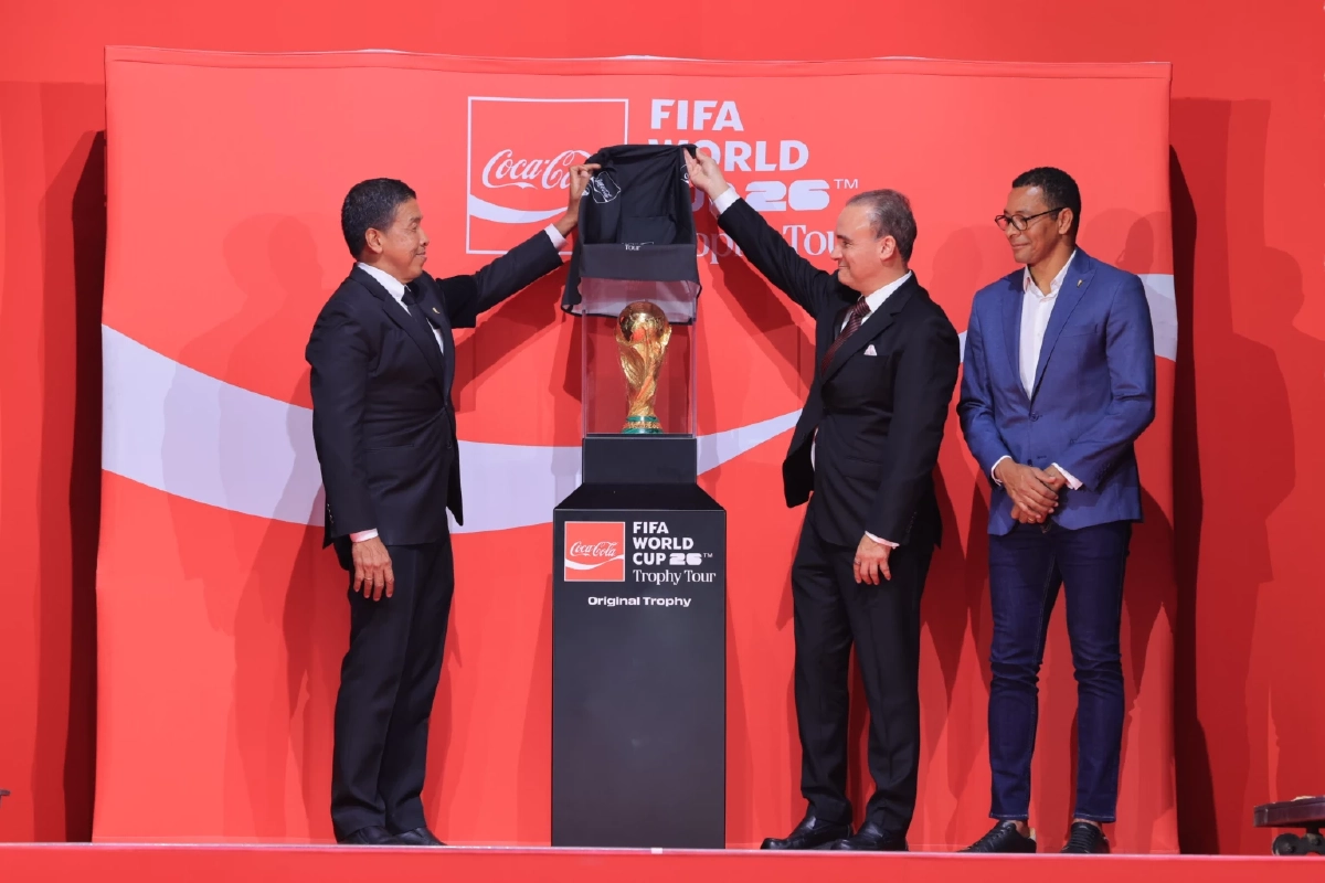 “โค้ก” เปิดฟีลซ่าส์! นำถ้วย Original FIFA World Cup™ Trophy ถึงไทยแล้ว!  พร้อมเปิดให้ชมอย่างยิ่งใหญ่ 24 มกราคมนี้ ที่ไอคอนสยาม!