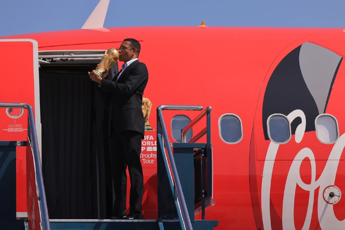 โคคา-โคล่า: ต้อนรับถ้วยฟุตบอลโลก FIFA World Cup™ Trophy ถึงไทย เปิดให้ชม 24 ม.ค. เพียงวันเดียว