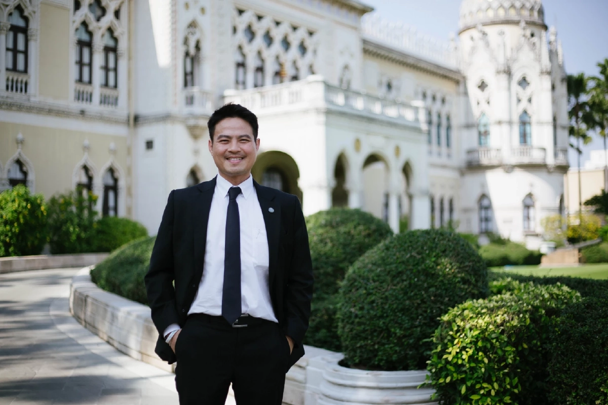 ‘ภราดร ปริศนานันทกุล’ สส. GenX นักการเมืองอาชีพ มองรัฐประหารกับการยุบพรรค