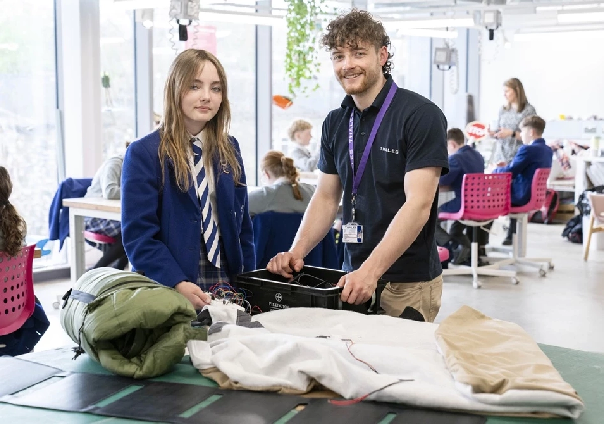 Rebecca Young : เด็กหญิงวัย 12 ปี ผู้คิดค้น ‘ผ้าห่มโซลาร์เซลล์’ คืนไออุ่นให้คนไร้บ้าน