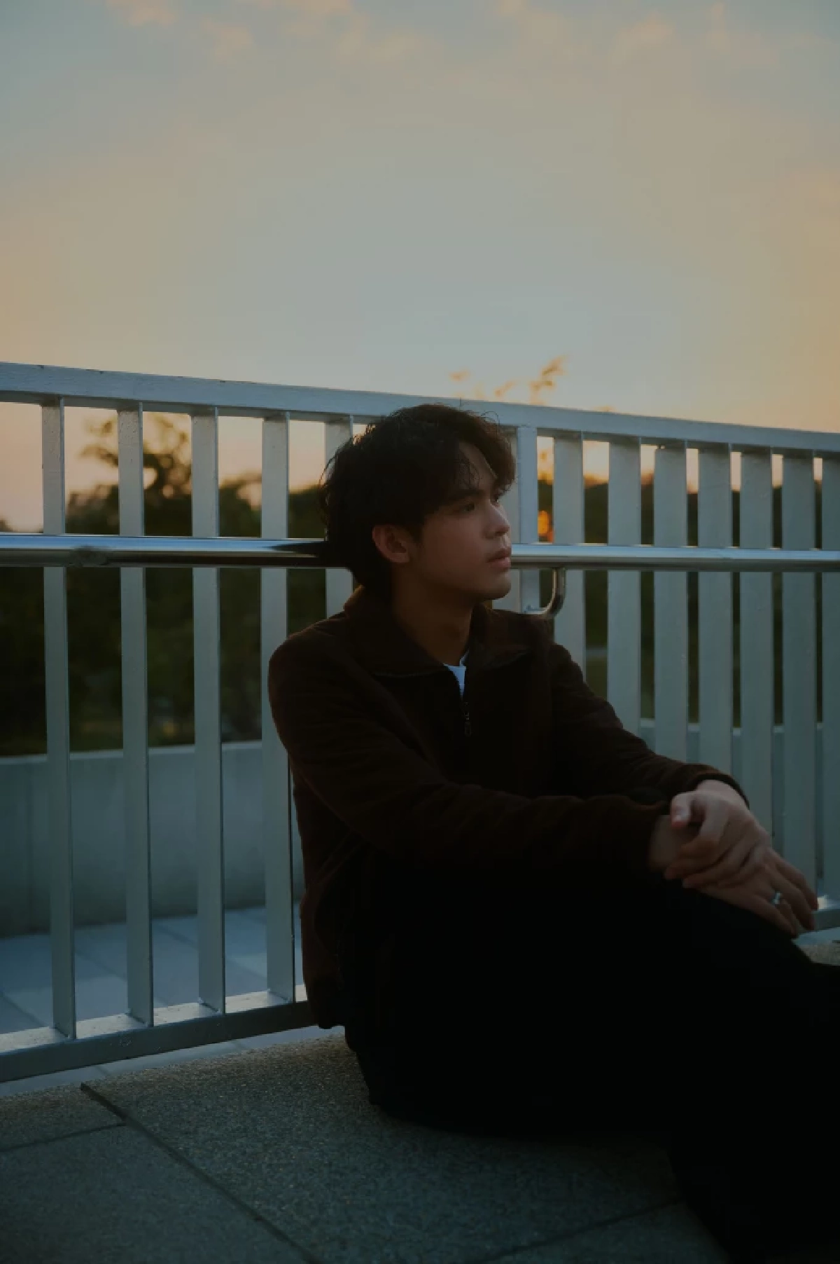 guncharlie เปิดแผลเก่าคนฟังผ่านซิงเกิลใหม่ "ไม่ได้ลืมแค่ไม่ได้เจอ (Flashback)"