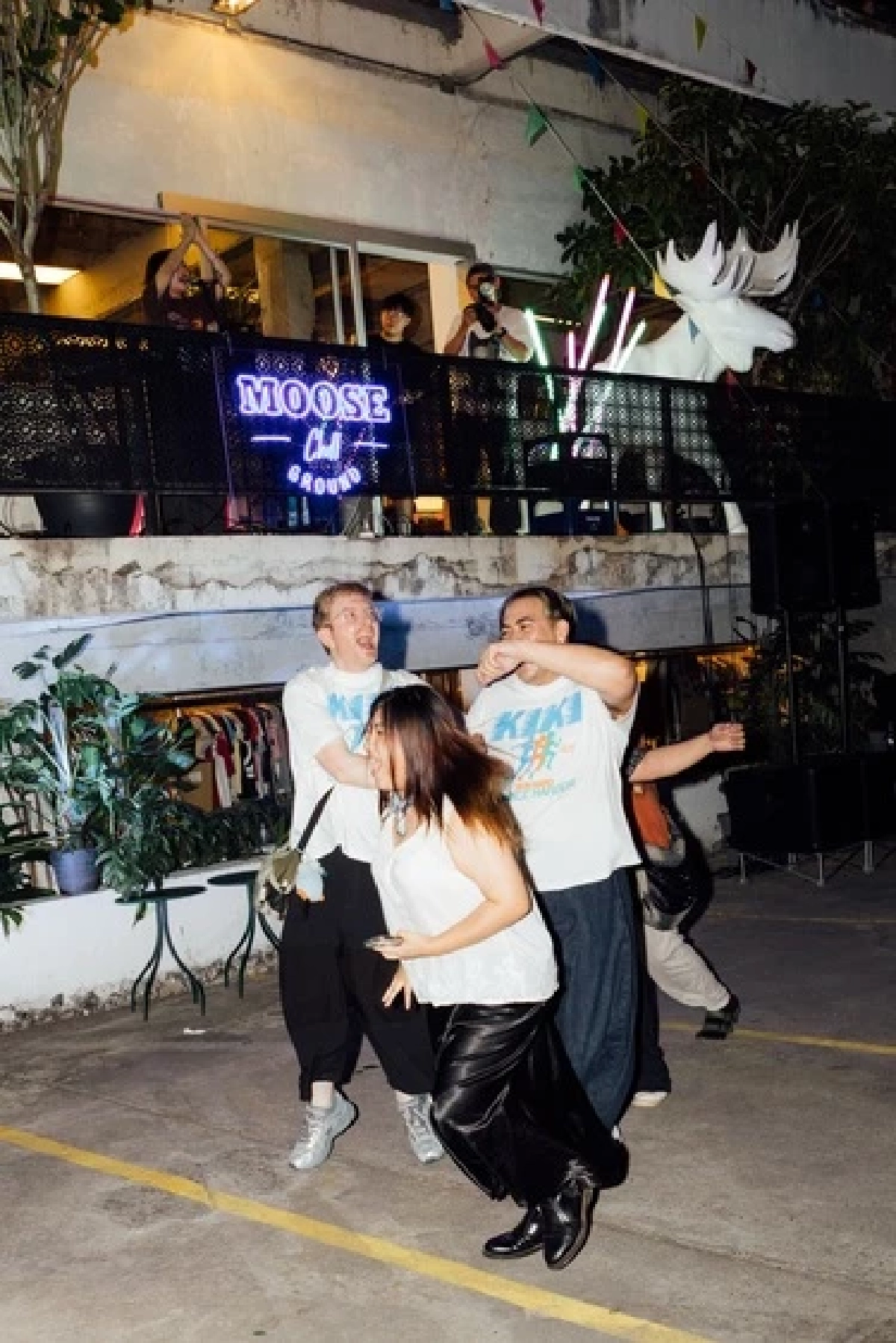 Moose Chill Ground With Friends พื้นที่แฮงเอาท์ของคนที่กล้า “Stay Off Track”