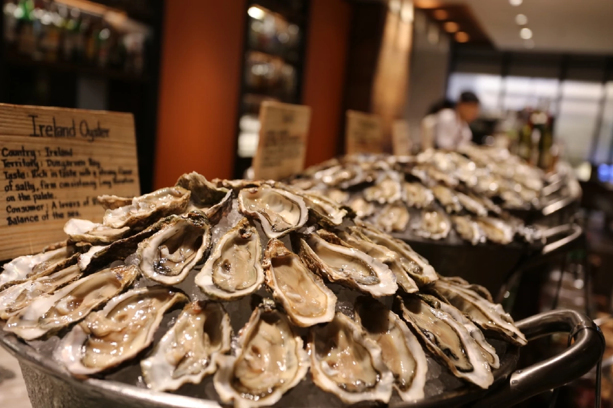โกจิ คิทเช่น+บาร์ ชวนลิ้มรสหอยนางรมชั้นเลิศจากฝรั่งเศส ในเทศกาล Oyster Indulgence 10 วันเต็ม