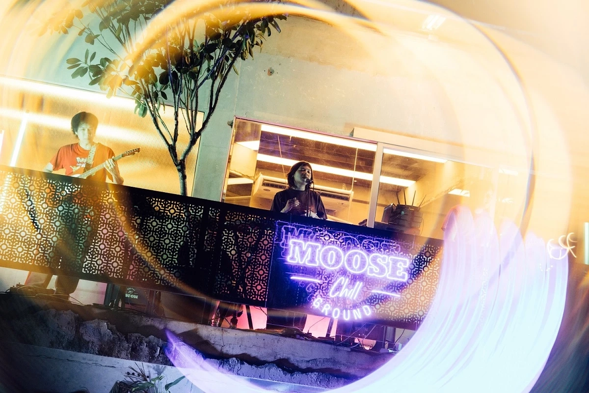 Moose Chill Ground With Friends พื้นที่แฮงเอาท์ของคนที่กล้า “Stay Off Track”