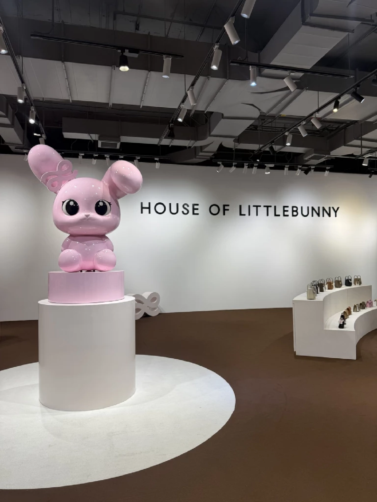 HOUSE OF LITTLEBUNNY แบรนด์ไทยที่สร้างปรากฏการณ์ ‘ไวรัลข้ามพรมแดน’ จากไอเทมยอดฮิต สู่ Fashion Destination ของสาว SEA