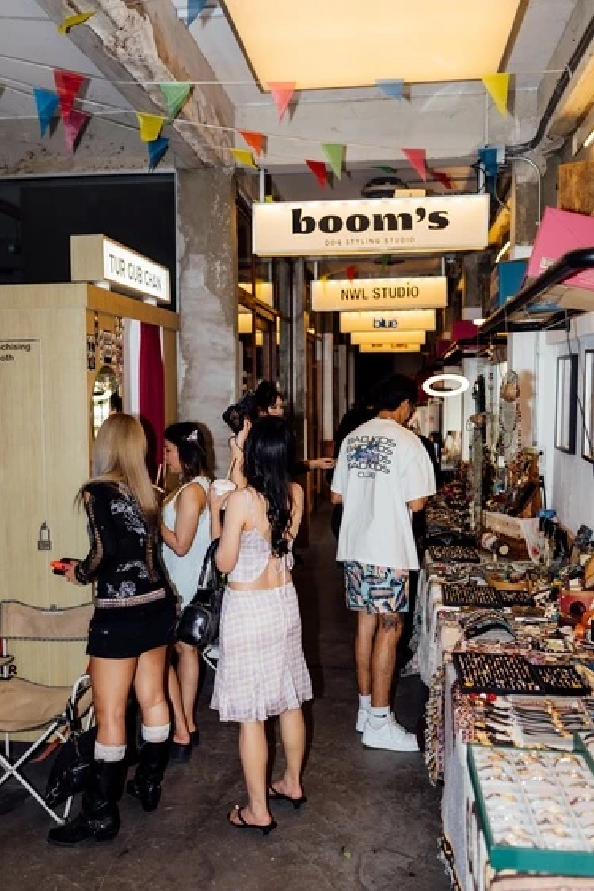 Moose Chill Ground With Friends พื้นที่แฮงเอาท์ของคนที่กล้า “Stay Off Track”