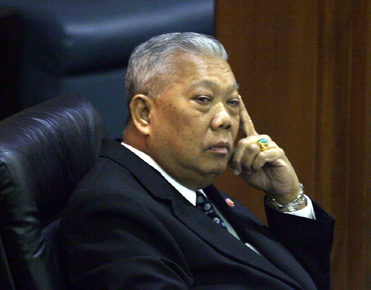 ‘สมัคร สุนทรเวช’: ‘สะพานไม้’ ที่ทอดข้ามหุบเหวแห่งความขัดแย้ง