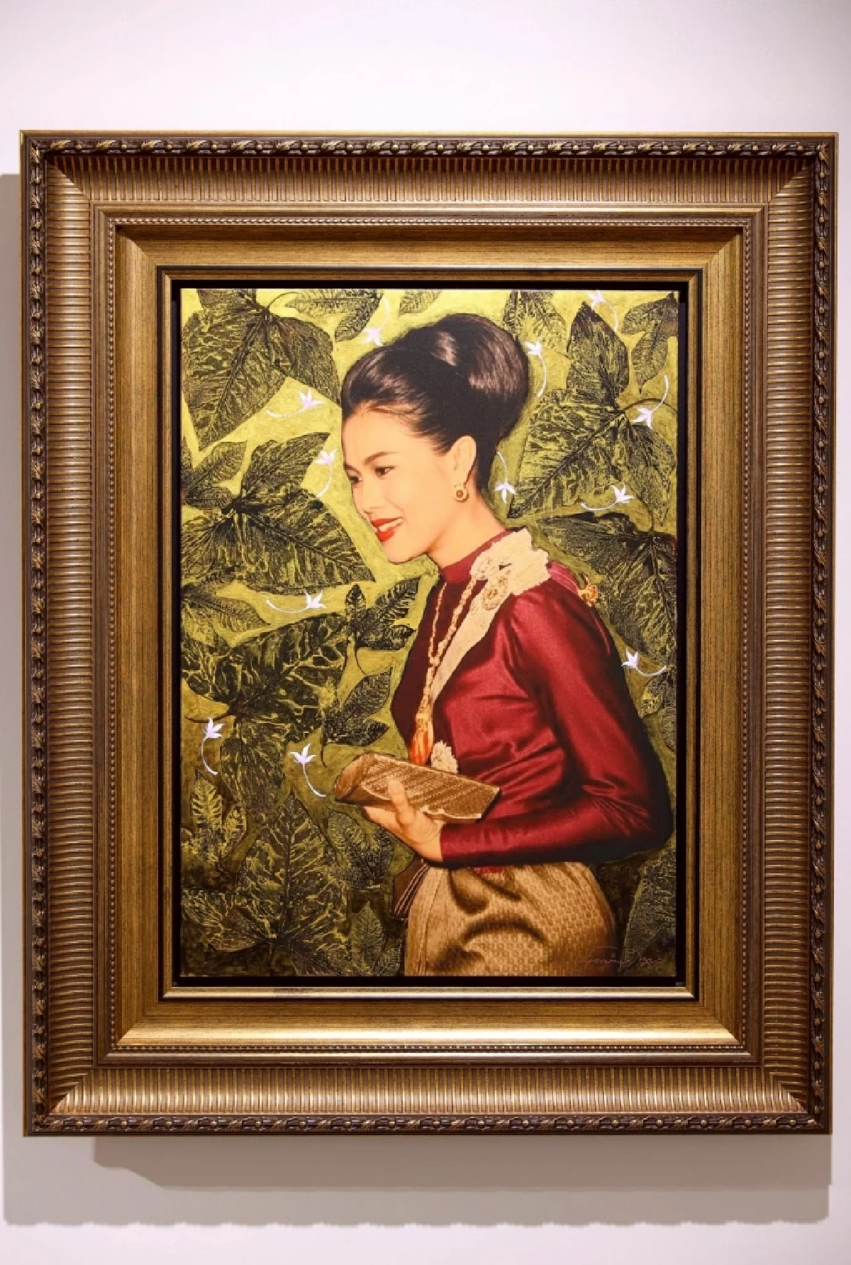 นิทรรศการ “น้อมรำลึกในพระมหากรุณาธิคุณ แห่งสมเด็จพระบรมราชชนนีพันปีหลวง” ณ สยามพารากอน