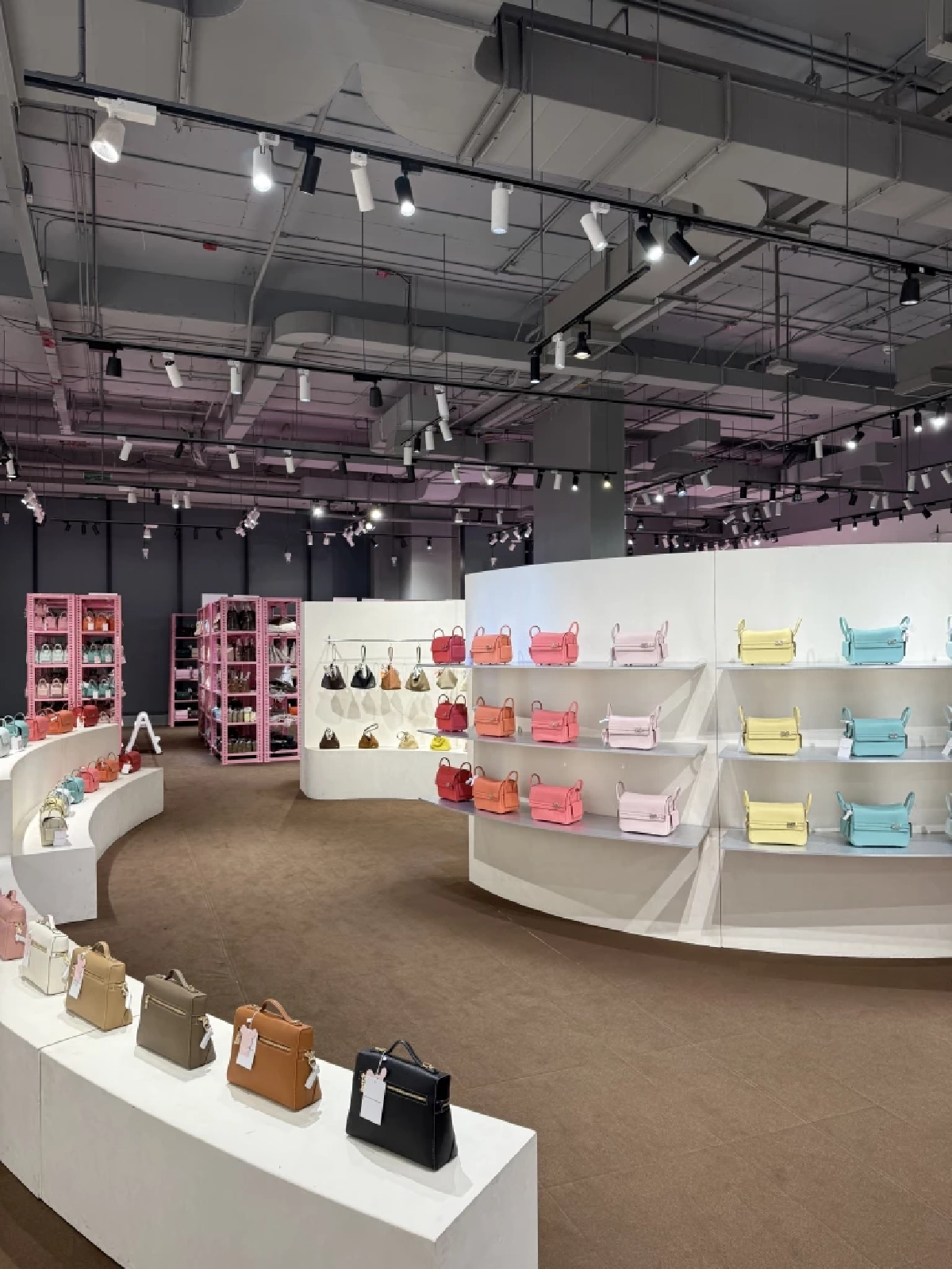 HOUSE OF LITTLEBUNNY แบรนด์ไทยที่สร้างปรากฏการณ์ ‘ไวรัลข้ามพรมแดน’ จากไอเทมยอดฮิต สู่ Fashion Destination ของสาว SEA