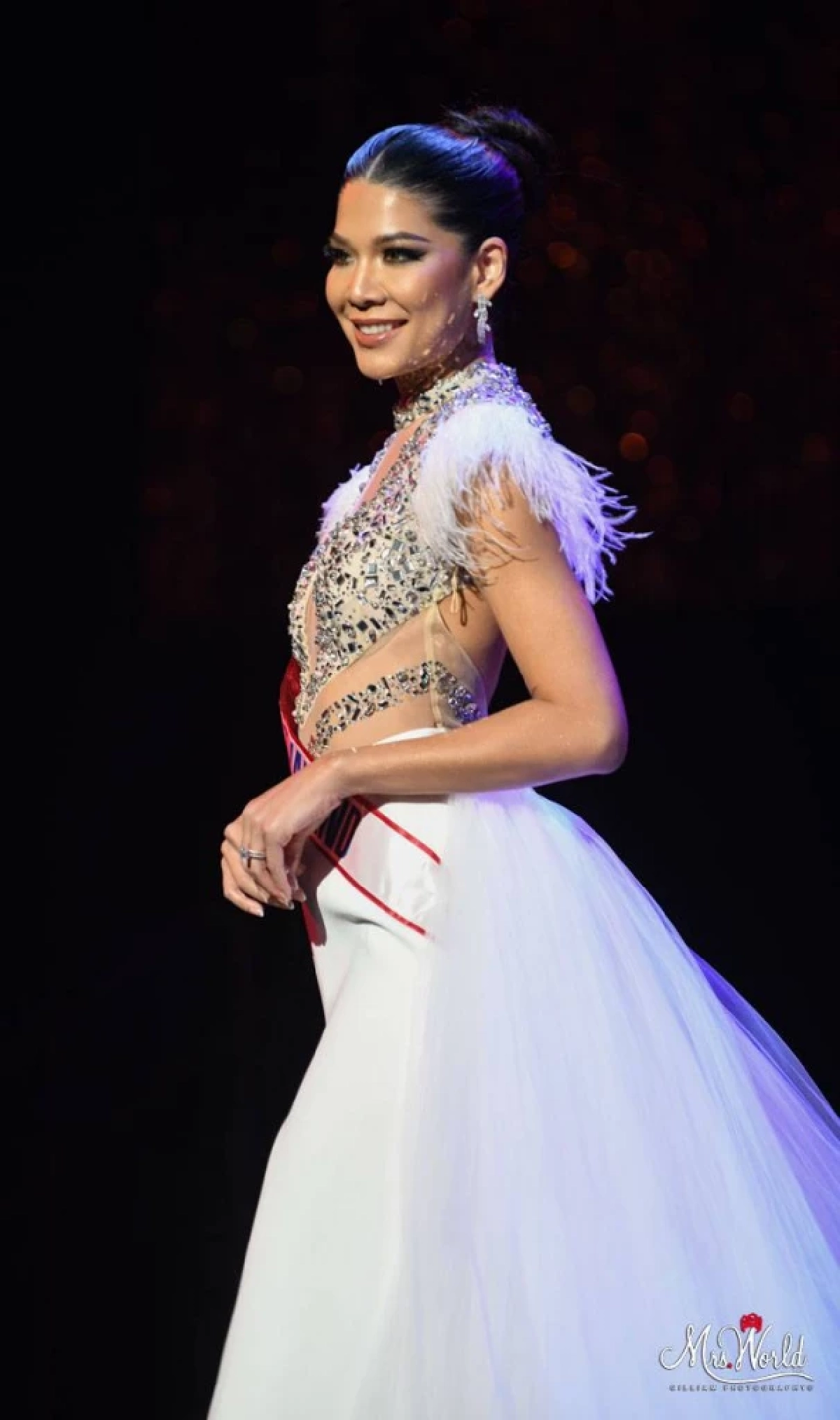 'ชนิตา ศรีดาเกษ เครธอร์น' คว้ามงกุฎ Mrs. World 2025 บนเวทีโลก