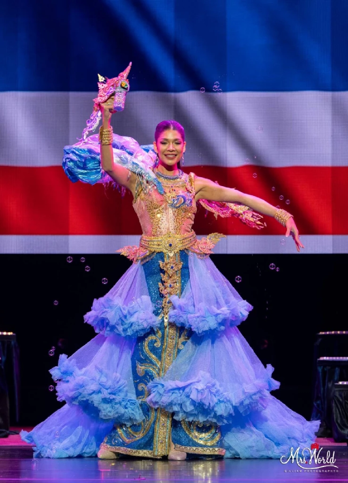 'ชนิตา ศรีดาเกษ เครธอร์น' คว้ามงกุฎ Mrs. World 2025 บนเวทีโลก