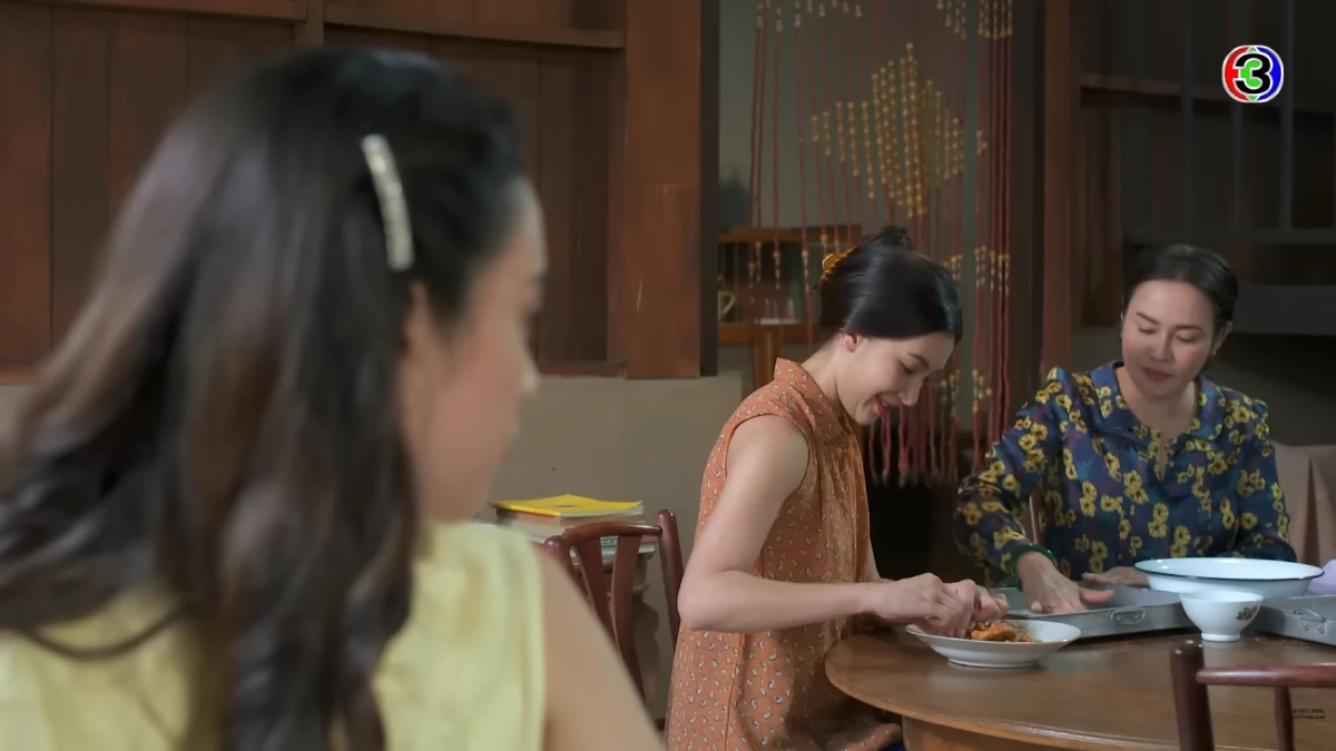 กรงกรรม: มองชีวิต 'สะใภ้จีน' แรงงานในบ้านกงสีที่ถูกมองข้าม