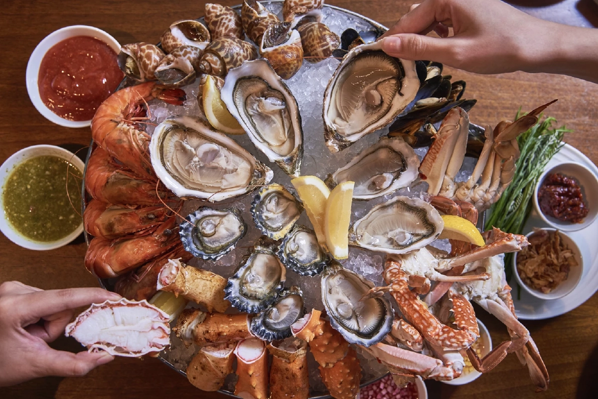โกจิ คิทเช่น+บาร์ ชวนลิ้มรสหอยนางรมชั้นเลิศจากฝรั่งเศส ในเทศกาล Oyster Indulgence 10 วันเต็ม
