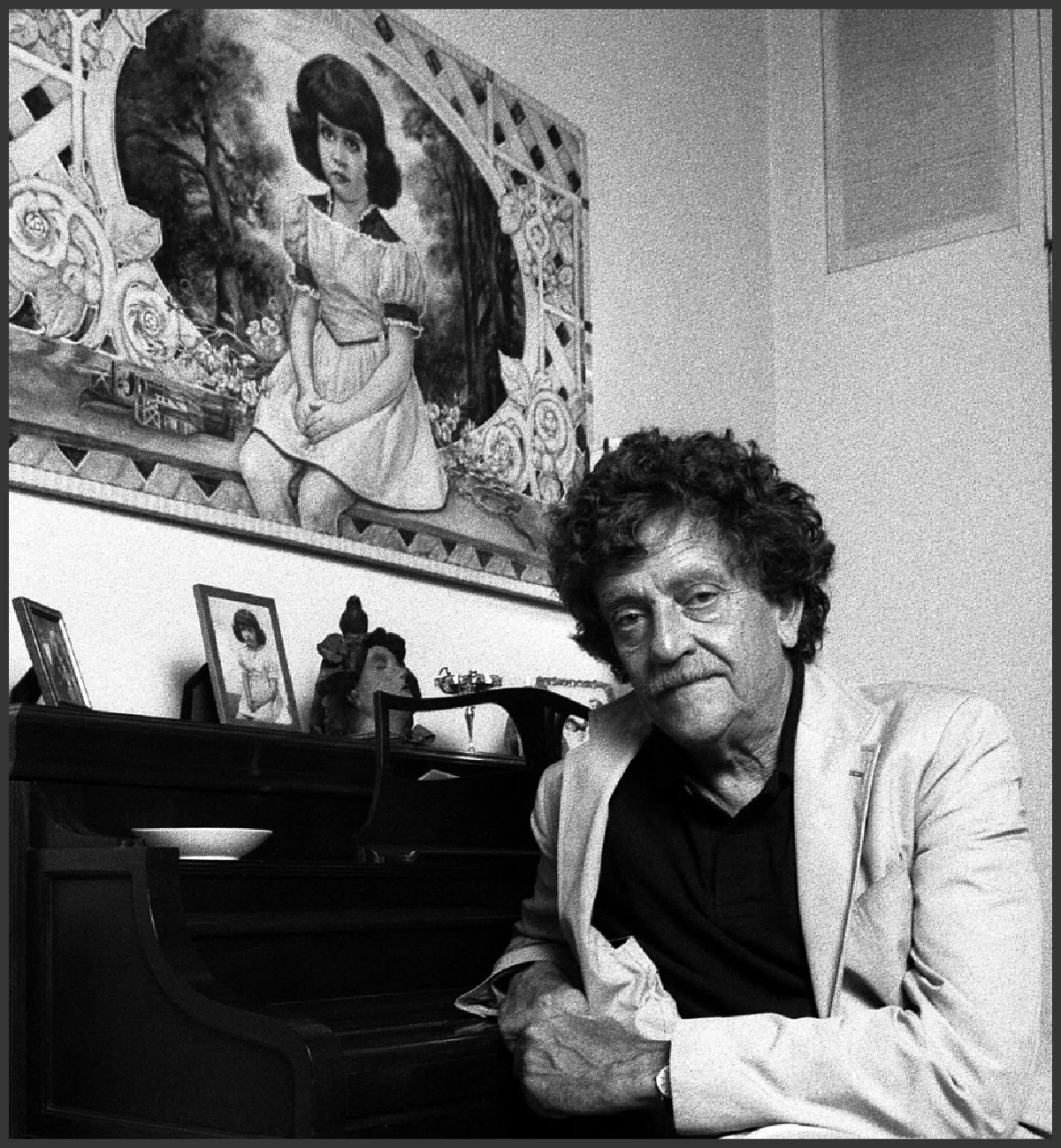 เคิร์ต วอนเนกัต : นักเขียนตลกร้ายหลุดโลก ผู้ใช้วรรณกรรมต่อกรบาดแผลสงคราม