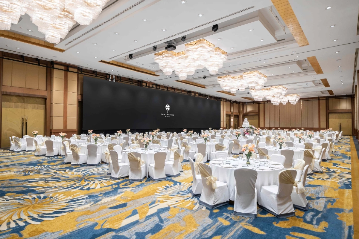โรงแรม ดิ แอทธินี โฮเทล แบงค็อก ทุ่มงบกว่าสิบล้านบาท  ติดตั้งจอ LED ภายในห้องบอลรูม ขนาดใหญ่ที่สุดในกรุงเทพมหานคร พร้อมยกระดับศักยภาพตลาดไมซ์ด้วยเทคโนโลยีและนวัตกรรมการจัดงานอย่างยั่งยืน