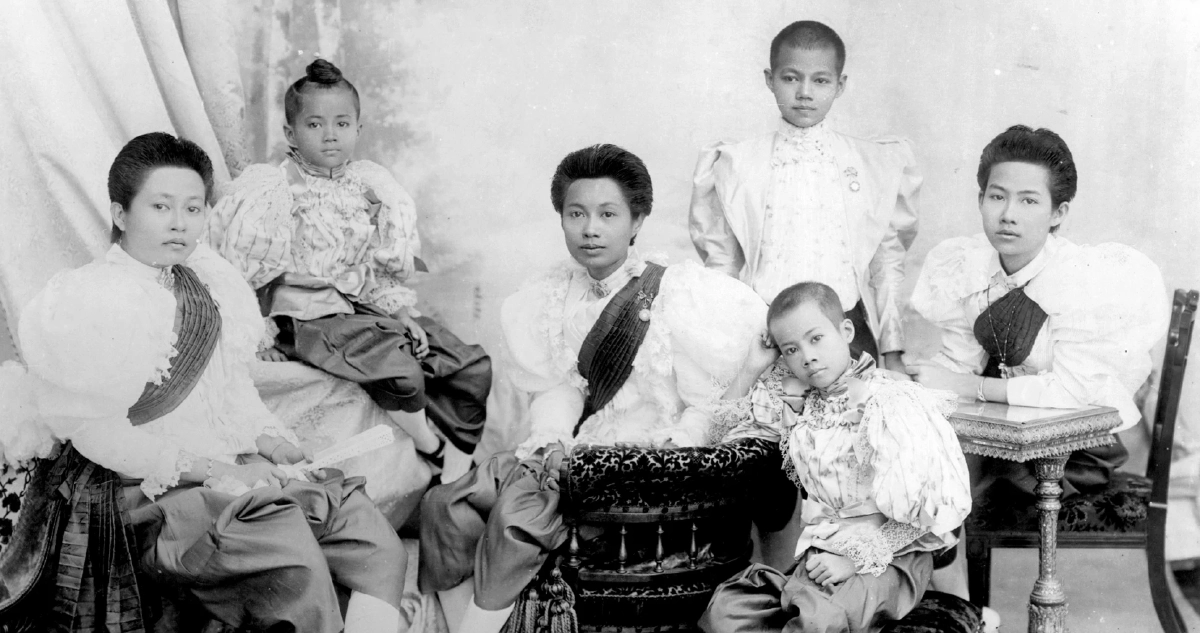 สมเด็จฯ เจ้าฟ้าวไลยอลงกรณ์ กรมหลวงเพชรบุรีราชสิรินธร : เจ้านายสตรี ผู้บุกเบิก ‘โรงเรียนสตรี’ ในไทย