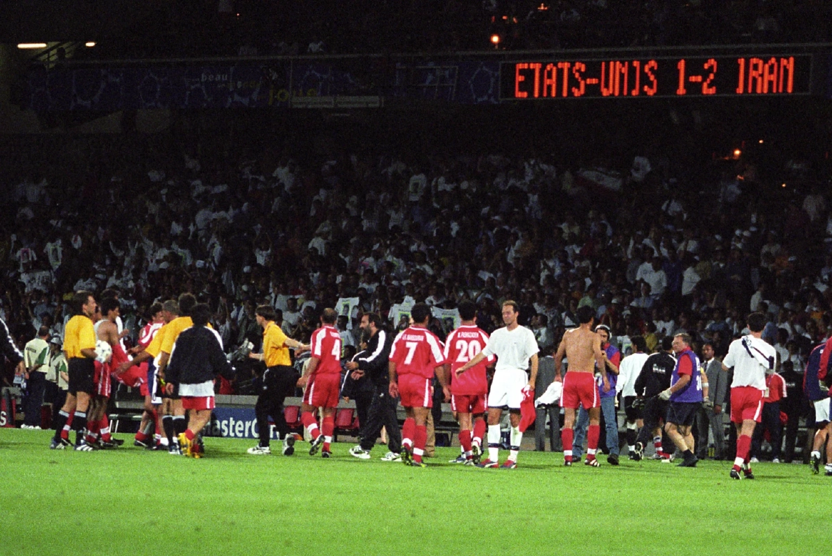สหรัฐอเมริกา VS อิหร่าน : ฟุตบอลโลก 1998 วันที่ฟุตบอลเชื่อมภูมิรัฐศาสตร์ไว้เหนือความขัดแย้ง