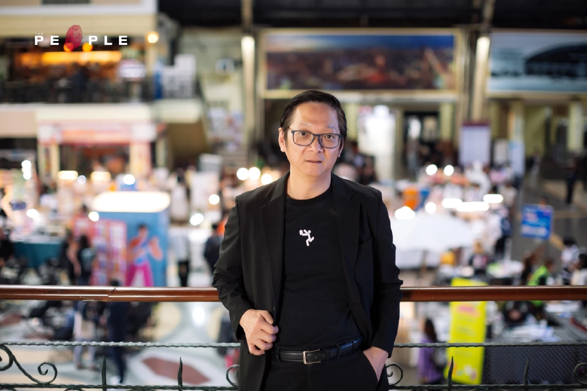 วัฒนชัย วินิจจะกูล : ถ้าหนังสือเดินทางไปหาคนได้ โลกจะกว้างขึ้นกว่านี้