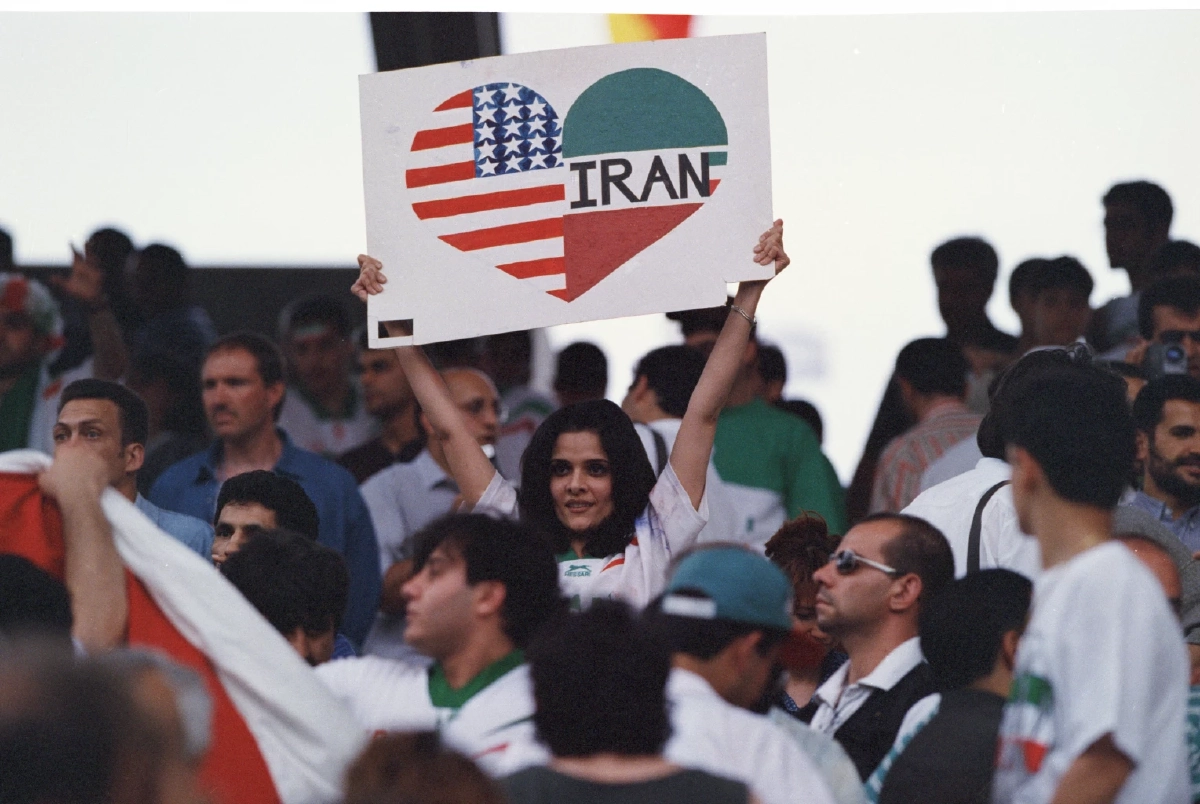 สหรัฐอเมริกา VS อิหร่าน : ฟุตบอลโลก 1998 วันที่ฟุตบอลเชื่อมภูมิรัฐศาสตร์ไว้เหนือความขัดแย้ง