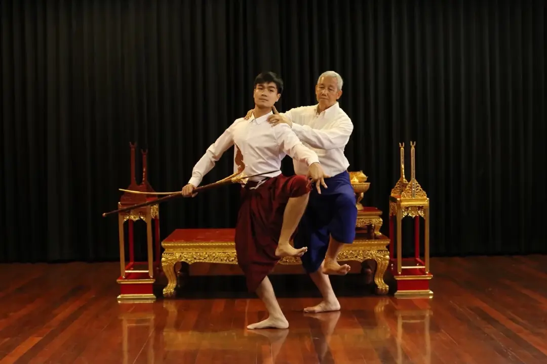 สกาย ญาณวุฒิ: เบื้องหลังหัวโขนยักษ์ และหัวใจที่เต้นเป็นจังหวะเดียวกับศิลปะไทย