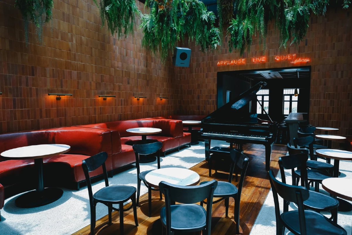 ธีรพจน์ ผลิตากุล : ชายผู้พิสูจน์ว่าดนตรีแจ๊สไม่เคยหยุดเดินทาง