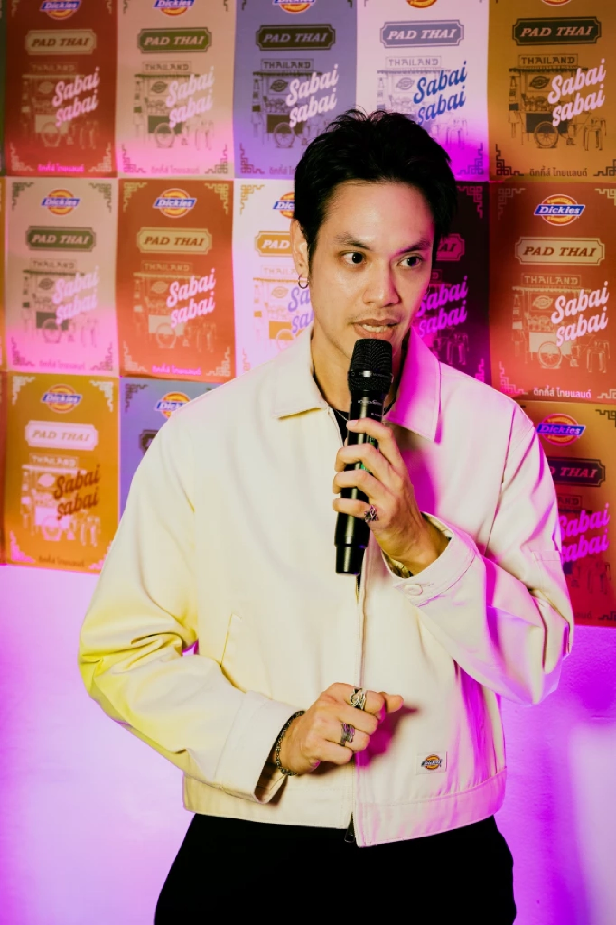 Dickies Thailand ปลุกกระแส Workwear เปิดตัวเสื้อยืดลายพิเศษ "City Tee Thailand Edition" ชูไอคอนนิค ‘รถเข็นผัดไทย’ สะท้อนจิตวิญญาณสตรีทไทย บนย่านประวัติศาสตร์ ‘ทรงวาด’