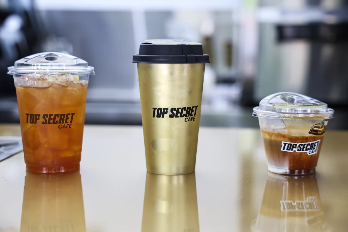 เปิดความลับ ‘TOP SECRET CAFE’ เมื่อจิตวิญญาณนักแข่งถูก ‘จูน’ ลงถ้วยกาแฟและชามราเมง